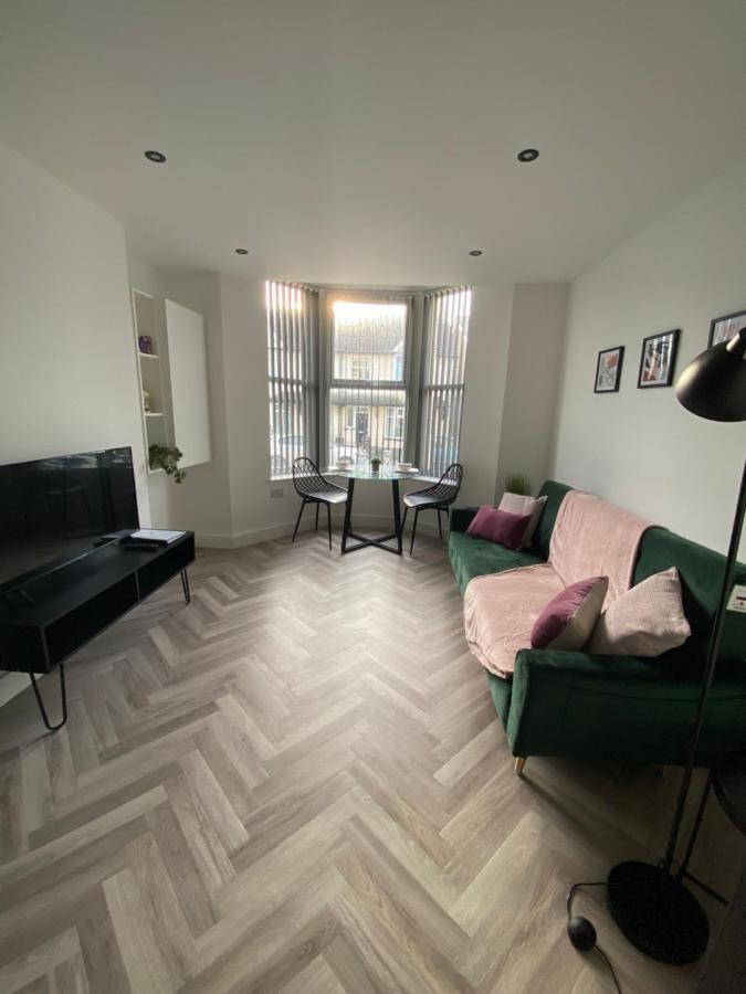 Stylish Apartments Near The Sea Front At Morecambe เฮย์แชม ภายนอก รูปภาพ