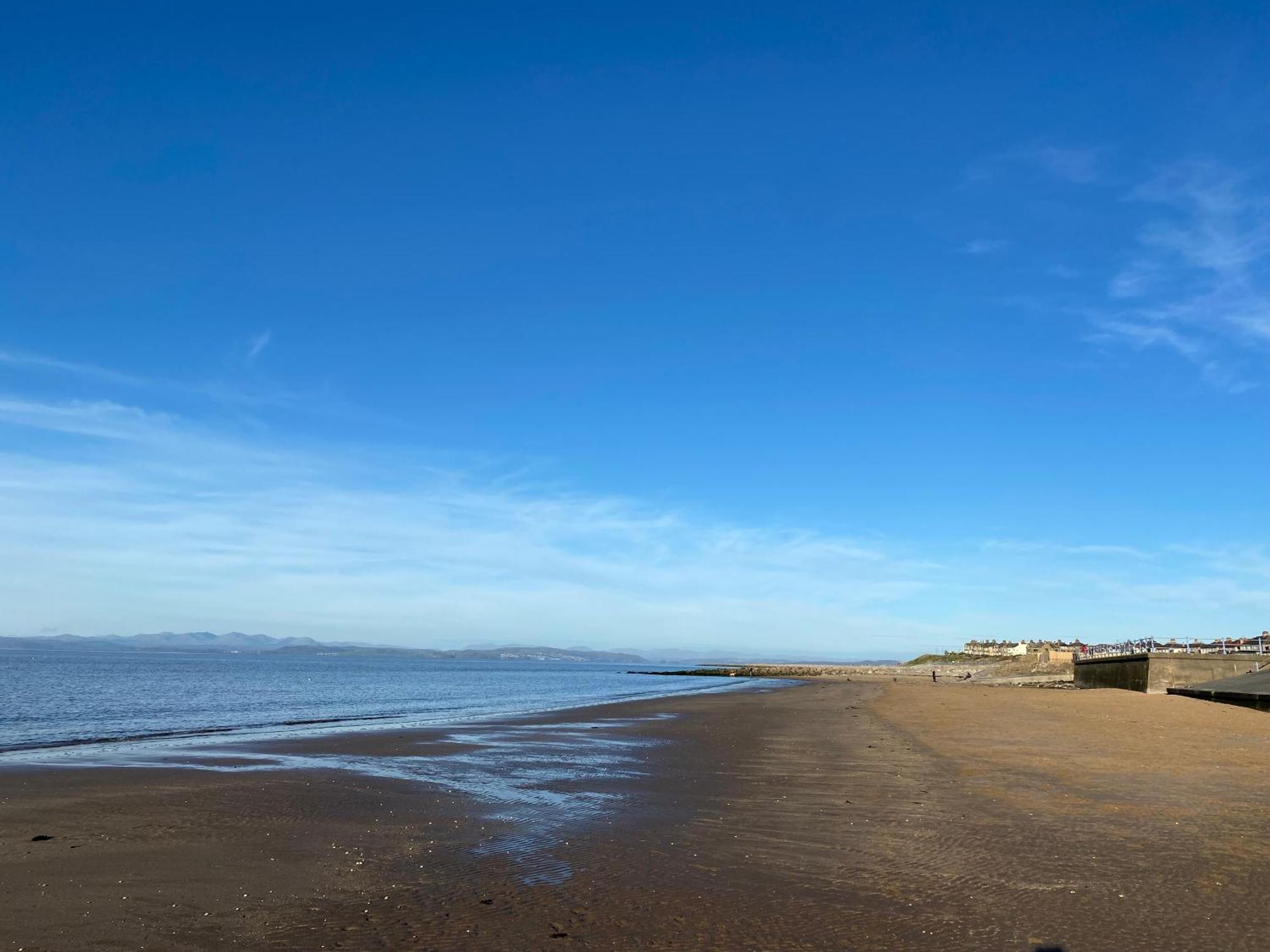 Stylish Apartments Near The Sea Front At Morecambe เฮย์แชม ภายนอก รูปภาพ