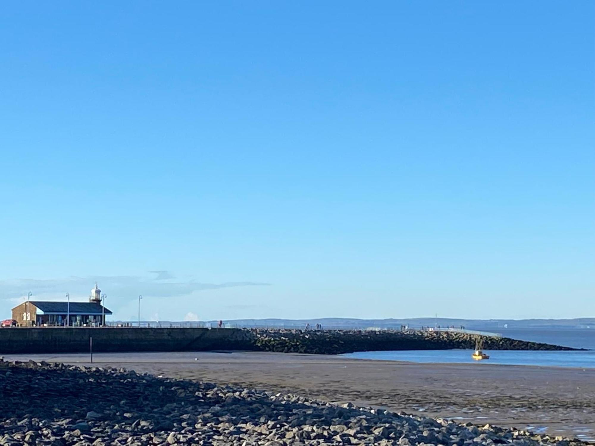 Stylish Apartments Near The Sea Front At Morecambe เฮย์แชม ภายนอก รูปภาพ